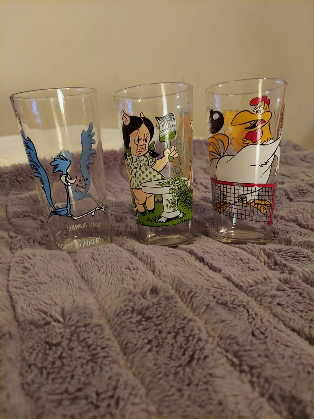 Looney Tunes Collectible Glass - Multi-Character Set in Blue, Green, White